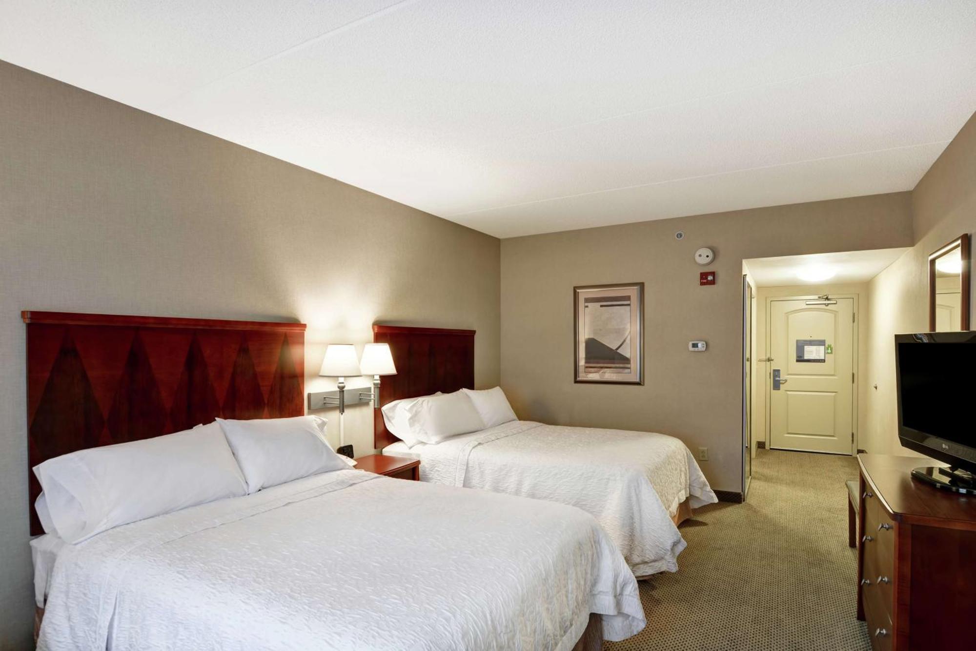 Hampton 3*